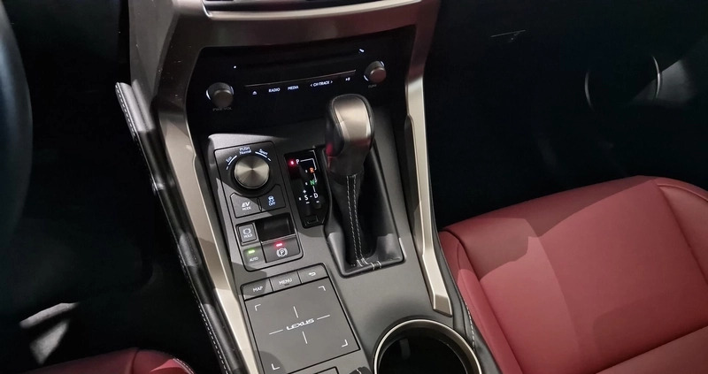 Lexus NX cena 185500 przebieg: 30557, rok produkcji 2020 z Tarnów małe 277